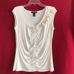 White House Black Market Diamond Floral Top size M